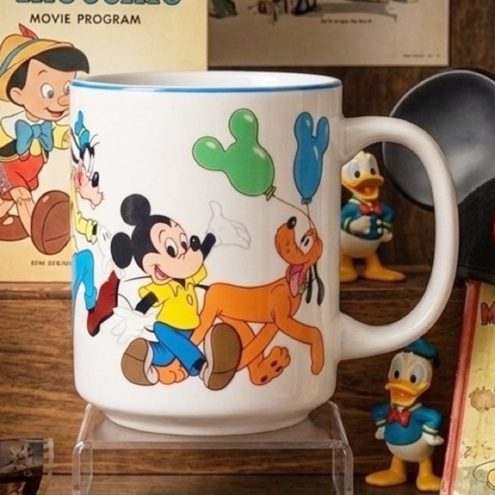 Disney Japan Vintage 2001 Mickey and Friends Balloon Parade Mug Rare Ceramic